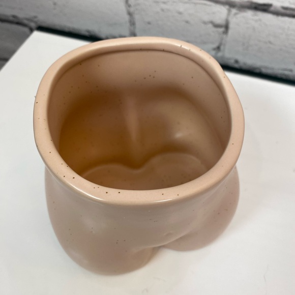 Hallops Female Form Butt Sculpture Ceramic Planter Beige Succulent Planter NWT - Picture 5 of 8